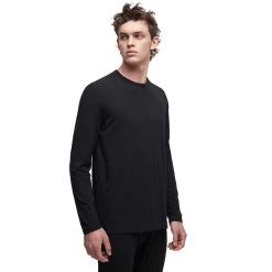 Le Bent Midweight Base Layer Crew - Men's -Outdoor Sports Equipment Shop BT2013 001 On Body Side 2 92133.1605829357