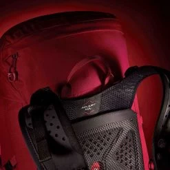 Lowe Alpine Aeon 35 Backpack -Outdoor Sports Equipment Shop aeon 35 feature shot 06 89038.1566333057